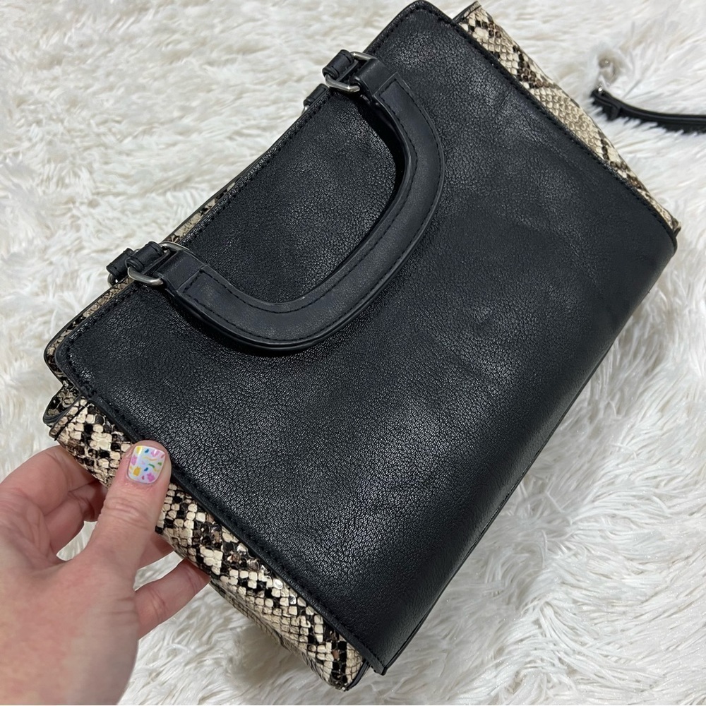 Tutilo New York Black w/Snake Skin Print Shoulder Crossbody Faux Leather Bag - Picture 3 of 15